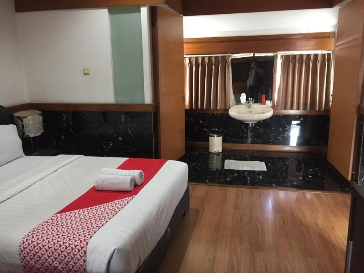 OYO 229 hi quality Bandung Exterior foto