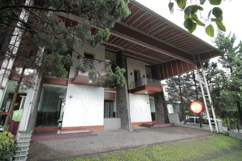 OYO 229 hi quality Bandung Exterior foto